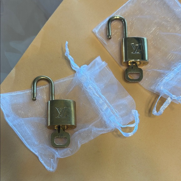 Unbranded Bundle - Picture 2 of 4